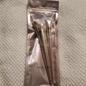 Farah brushes
